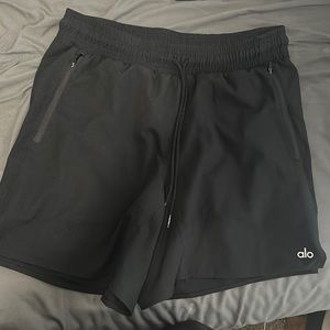 Alo yoga rip stop onset 7 inch short linerless